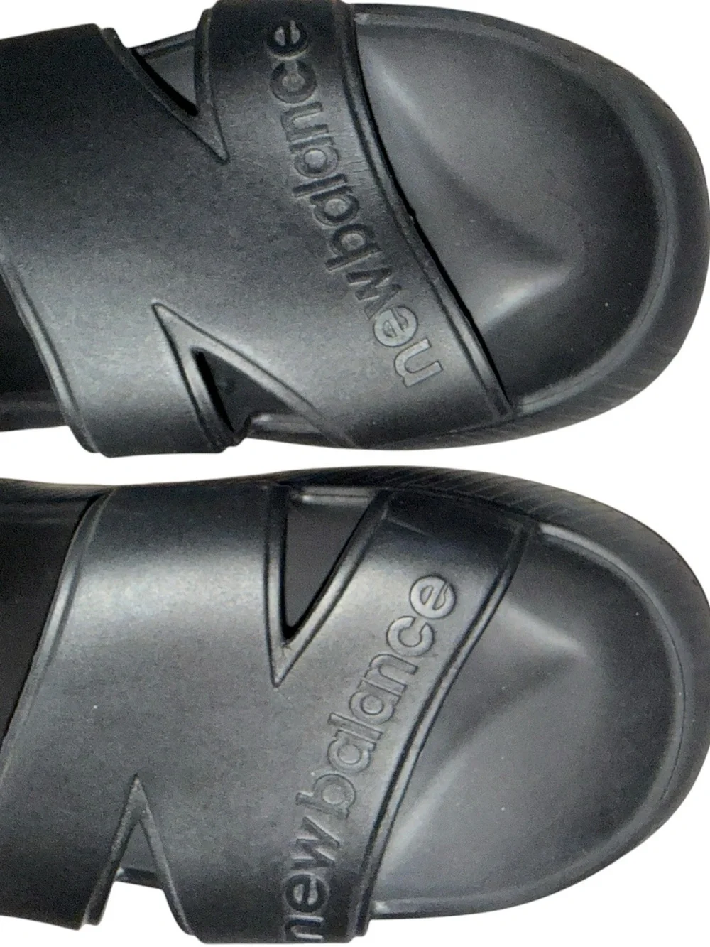 NWOT New Balance Men’s 200XL Logo Waterproof Slides Size 13 Black